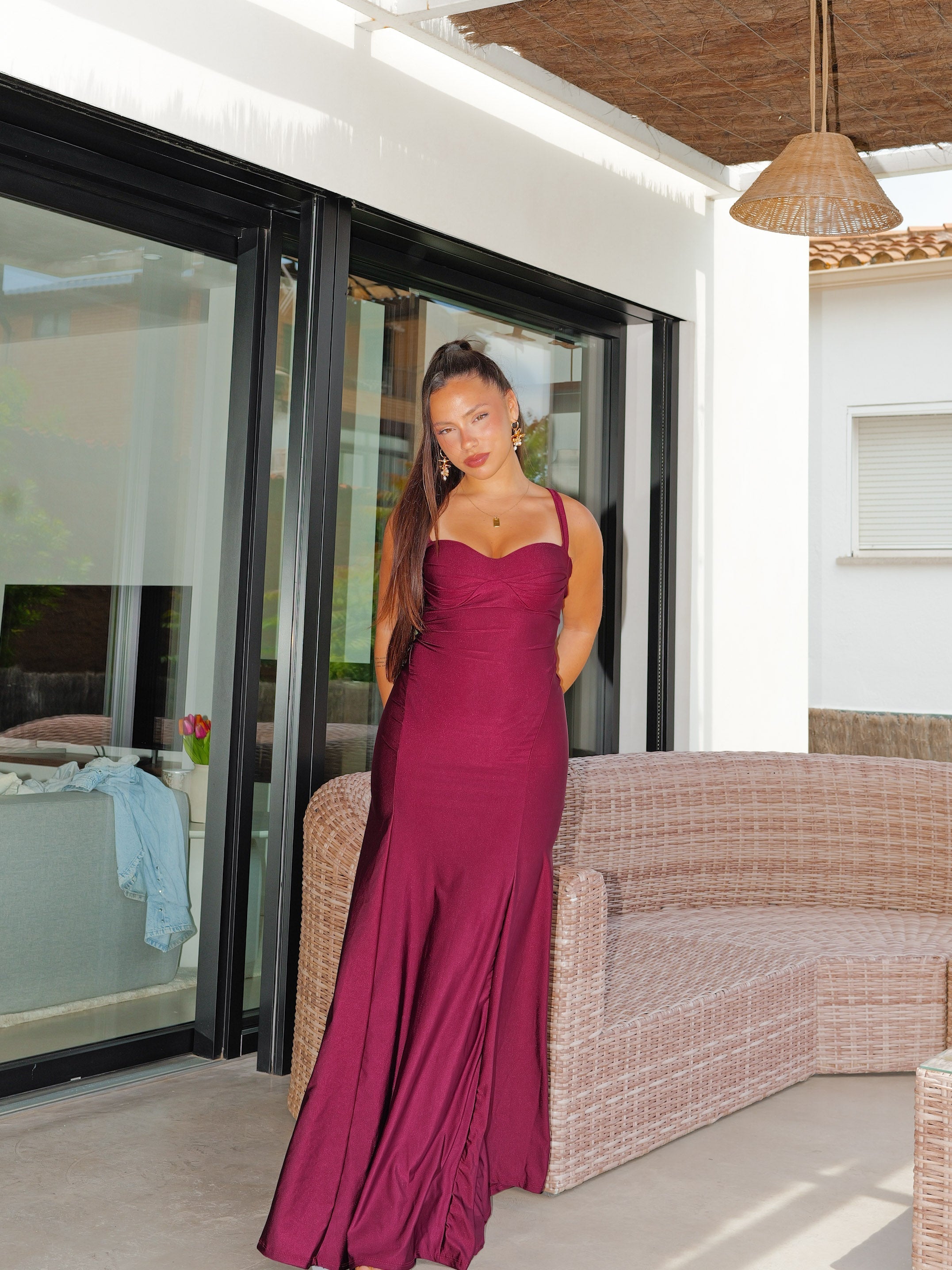 Robe longue bordeaux dos nu à décolleté coquillage - Harana