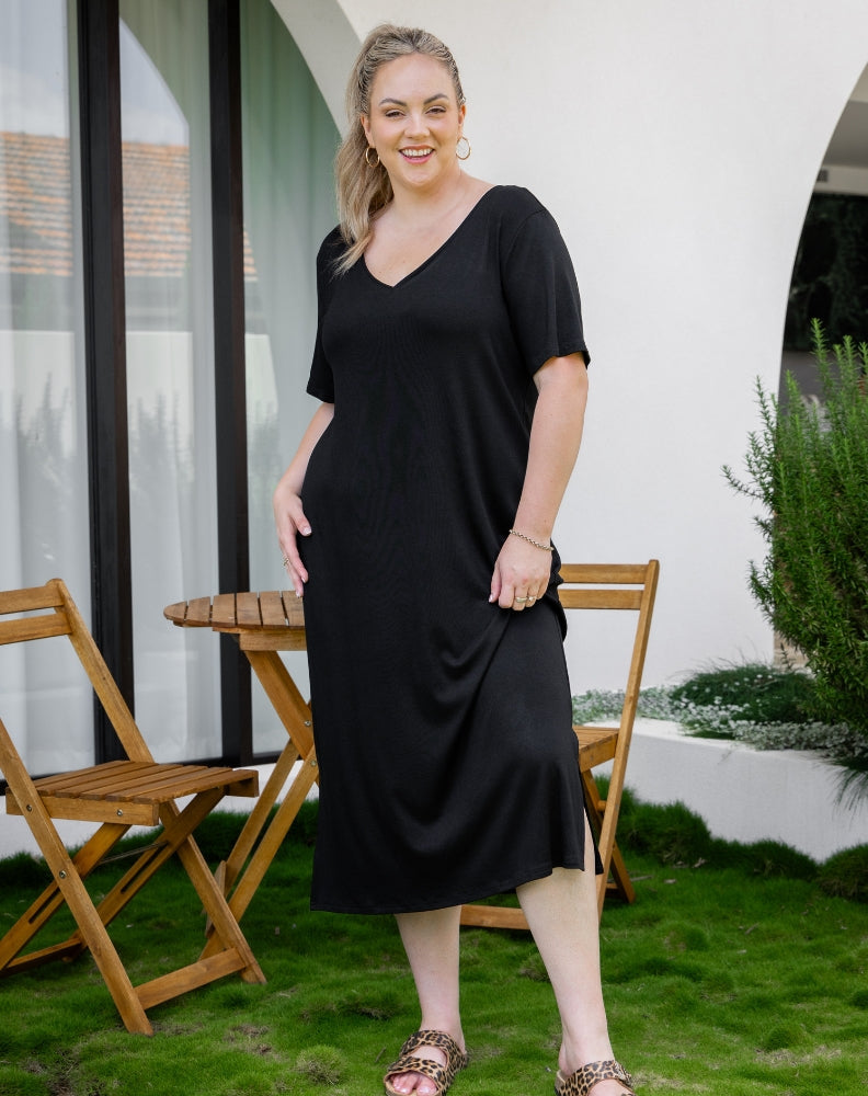 Robe midi noire fluide à fines bretelles - Harana