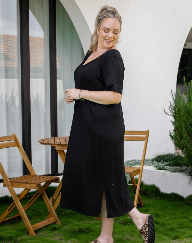 Robe midi noire fluide à fines bretelles - Harana