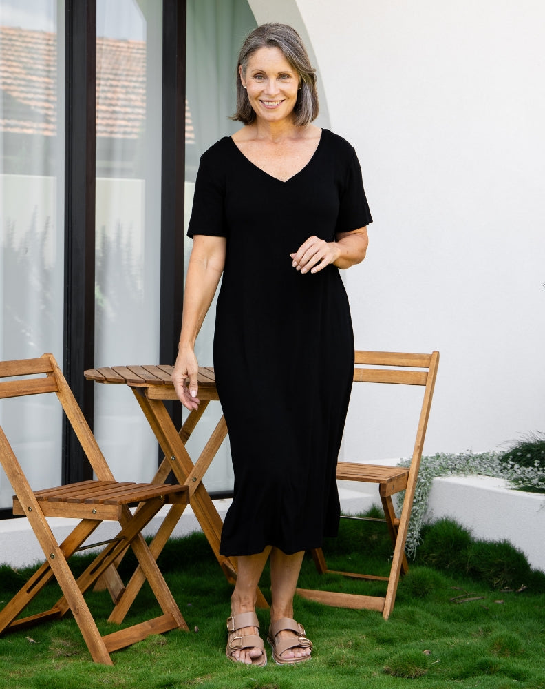 Robe midi noire fluide à fines bretelles - Harana