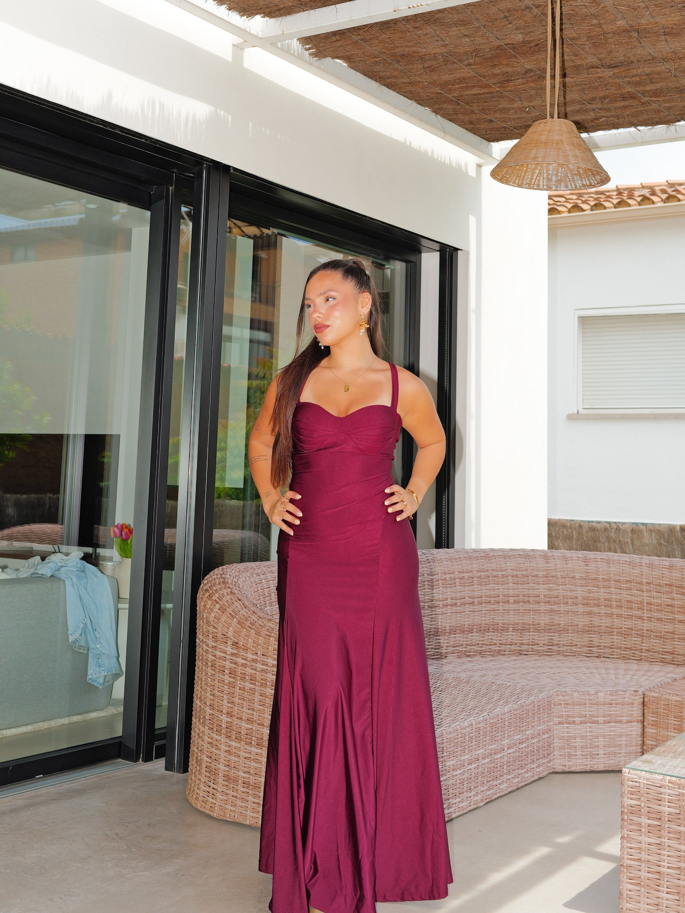 Robe longue bordeaux dos nu à décolleté coquillage - Harana