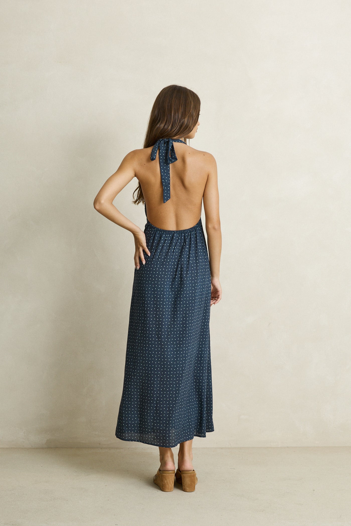 Robe longue bleue à pois dos nu - Harana