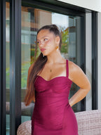 Robe longue bordeaux dos nu à décolleté coquillage - Harana