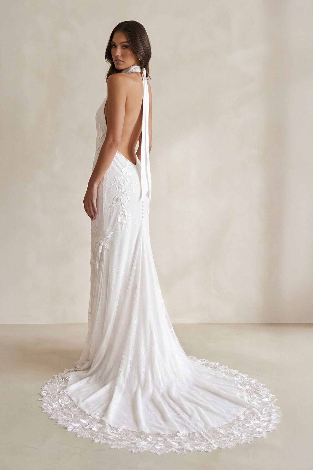 Robe de mariée ivoire en dentelle dos nu sans manches - Harana