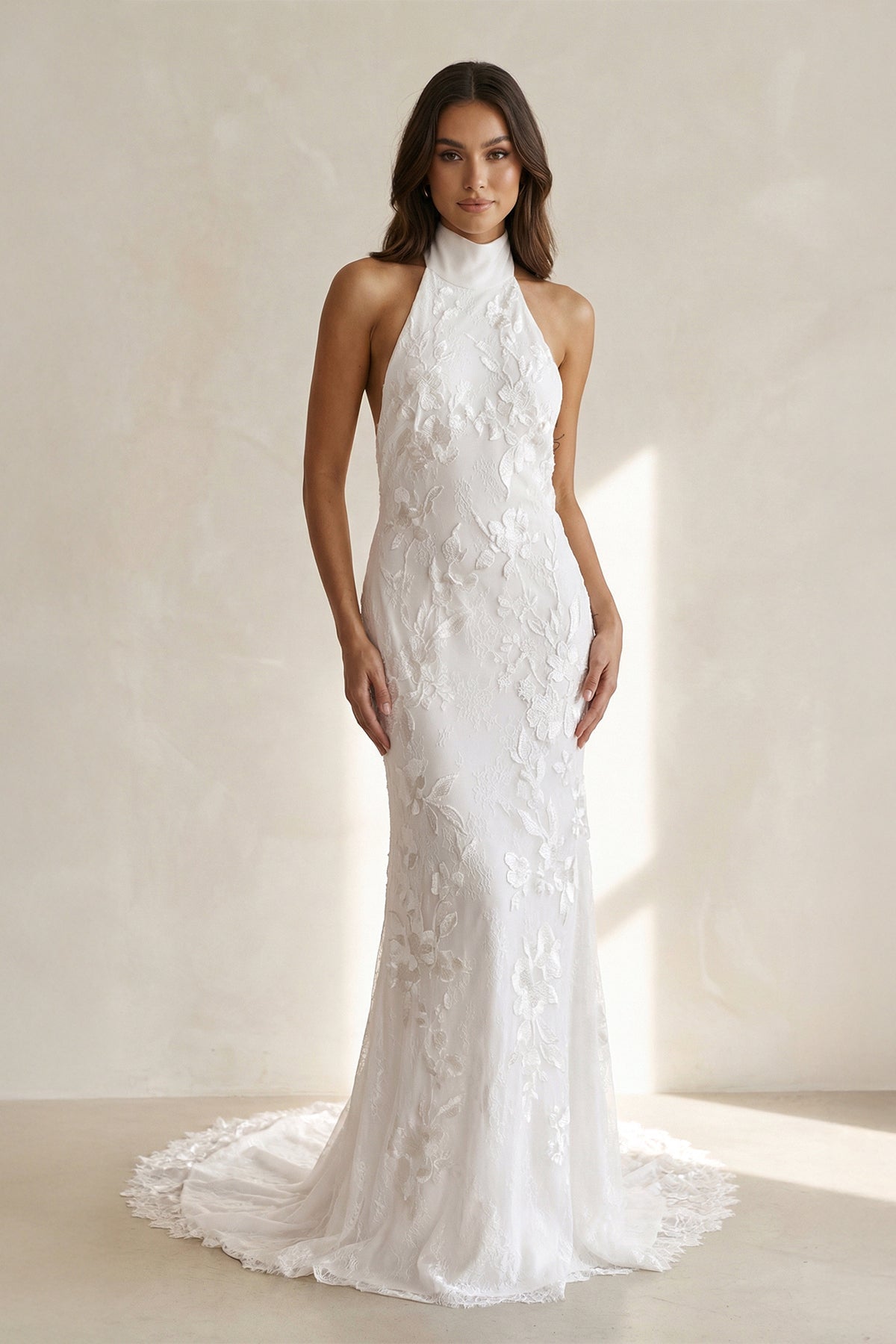 Robe de mariée ivoire en dentelle dos nu sans manches - Harana