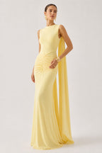 Robe longue citron à encolure bateau avec manches cape et dos ouvert - Harana