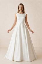 Robe de mariée ivoire longue sans manches satinée coupe trapèze - Harana
