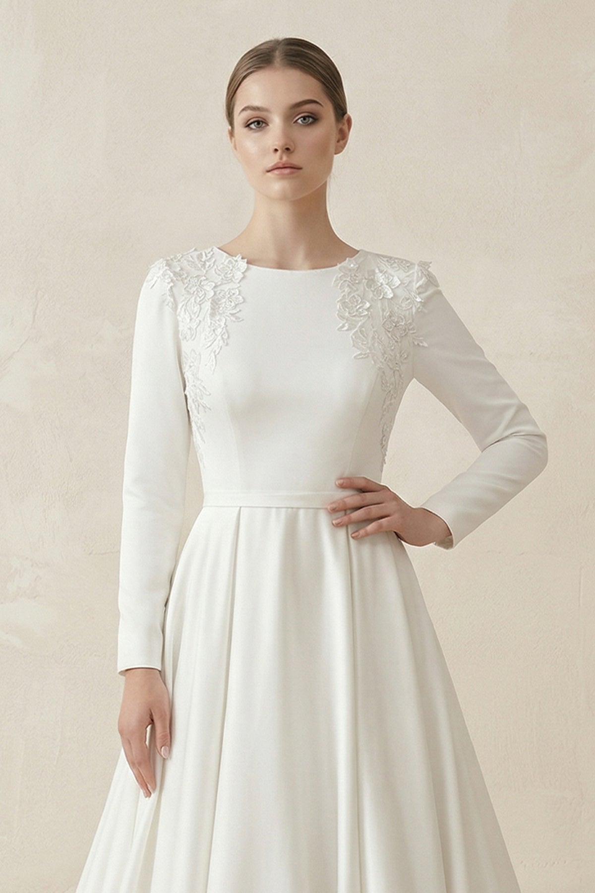 Robe de mariée blanche trapèze en satin manches longues - Harana