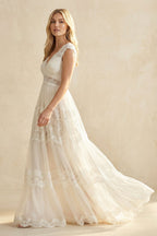 Robe de mariée ivoire trapèze en dentelle à col V sans manches - Harana