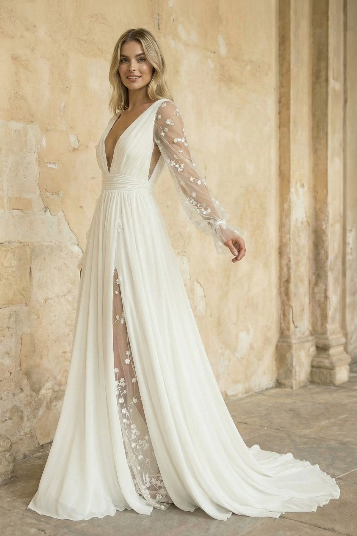 Robe de mariée ivoire trapèze dentelle col V avec fente manches longues - Harana