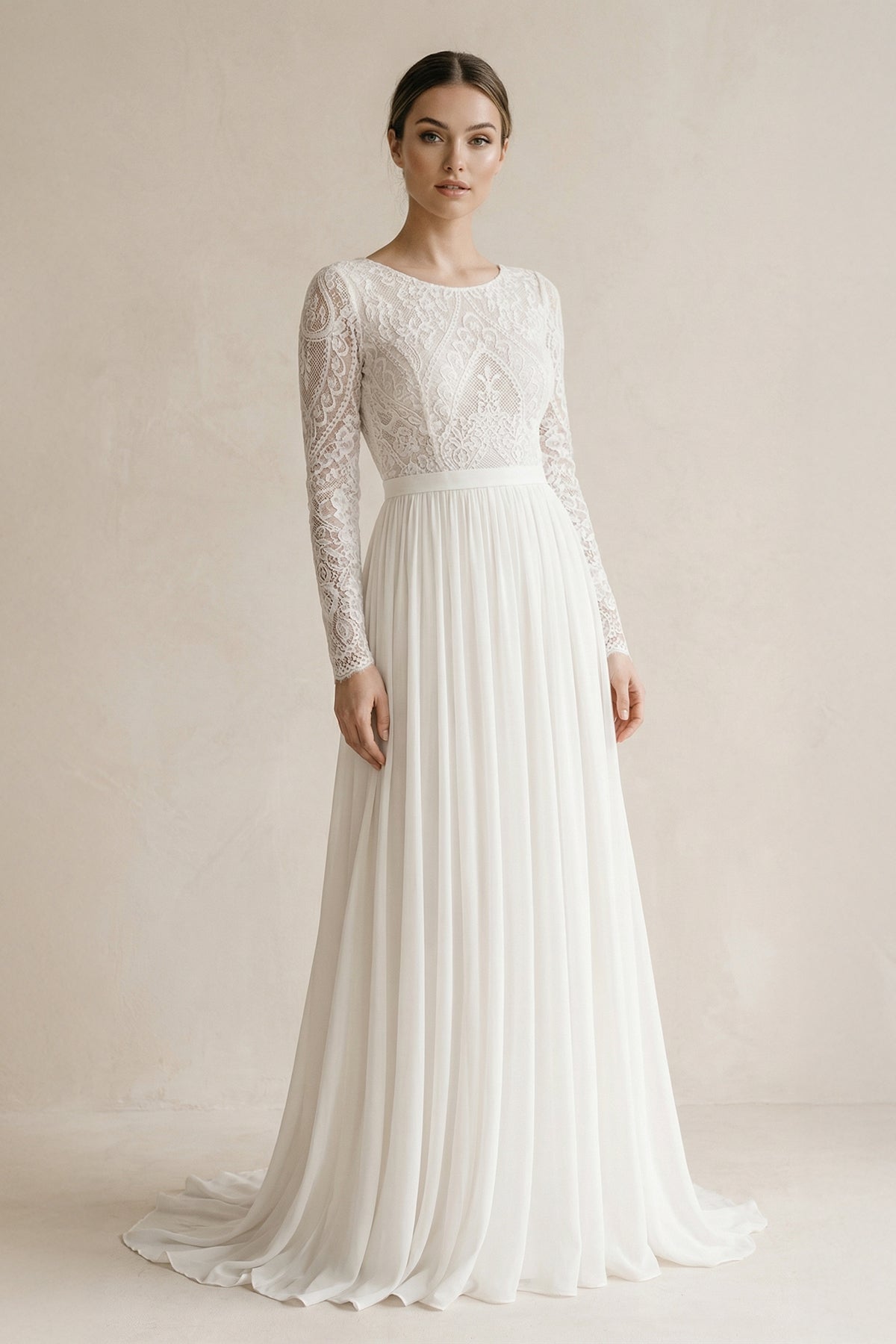 Robe de mariée ivoire trapèze en mousseline dos nu manches longues - Harana