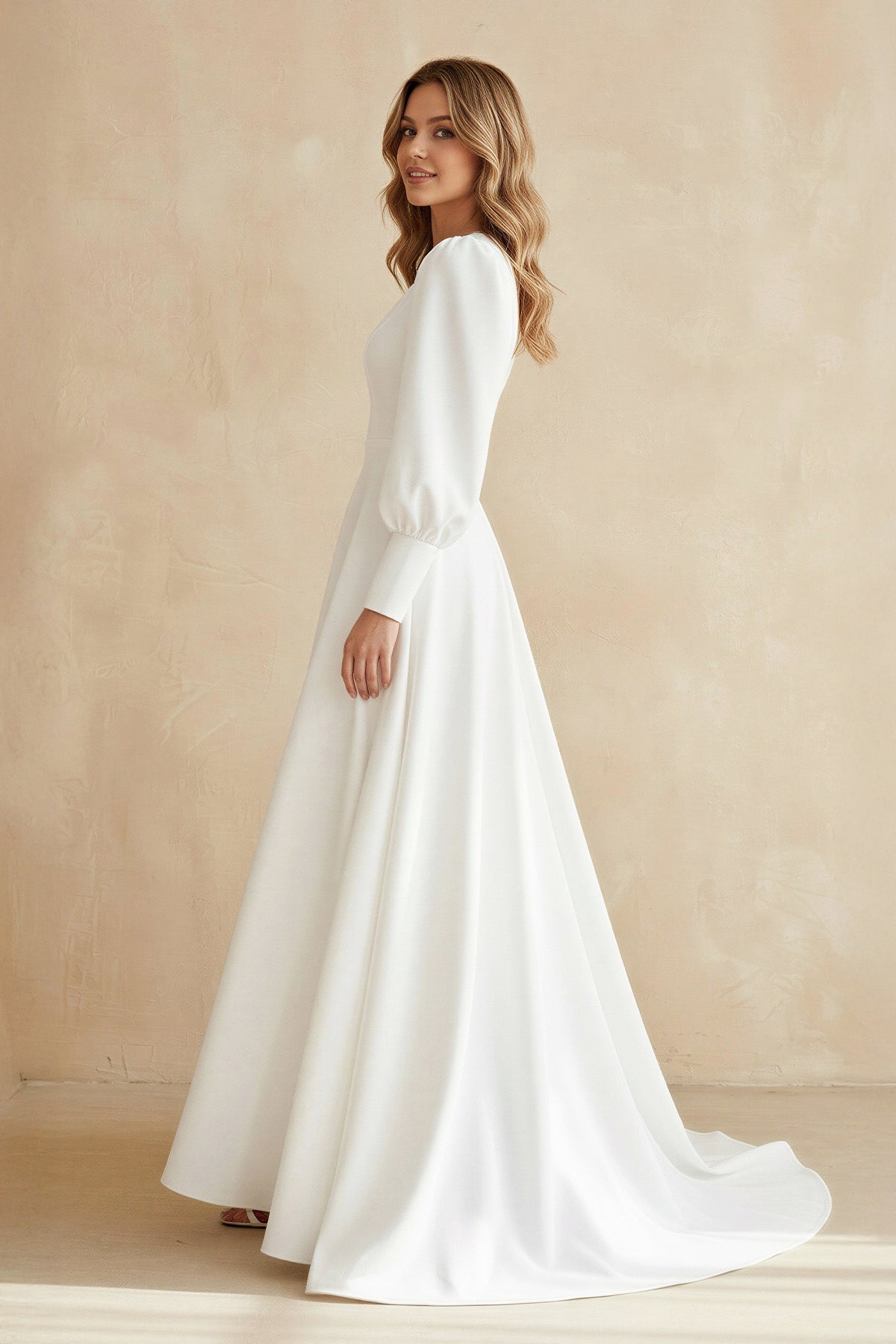 Robe de mariée blanche trapèze en satin manches longues - Harana