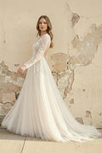 Robe de mariée blanche et nude trapèze en dentelle à col V - Harana