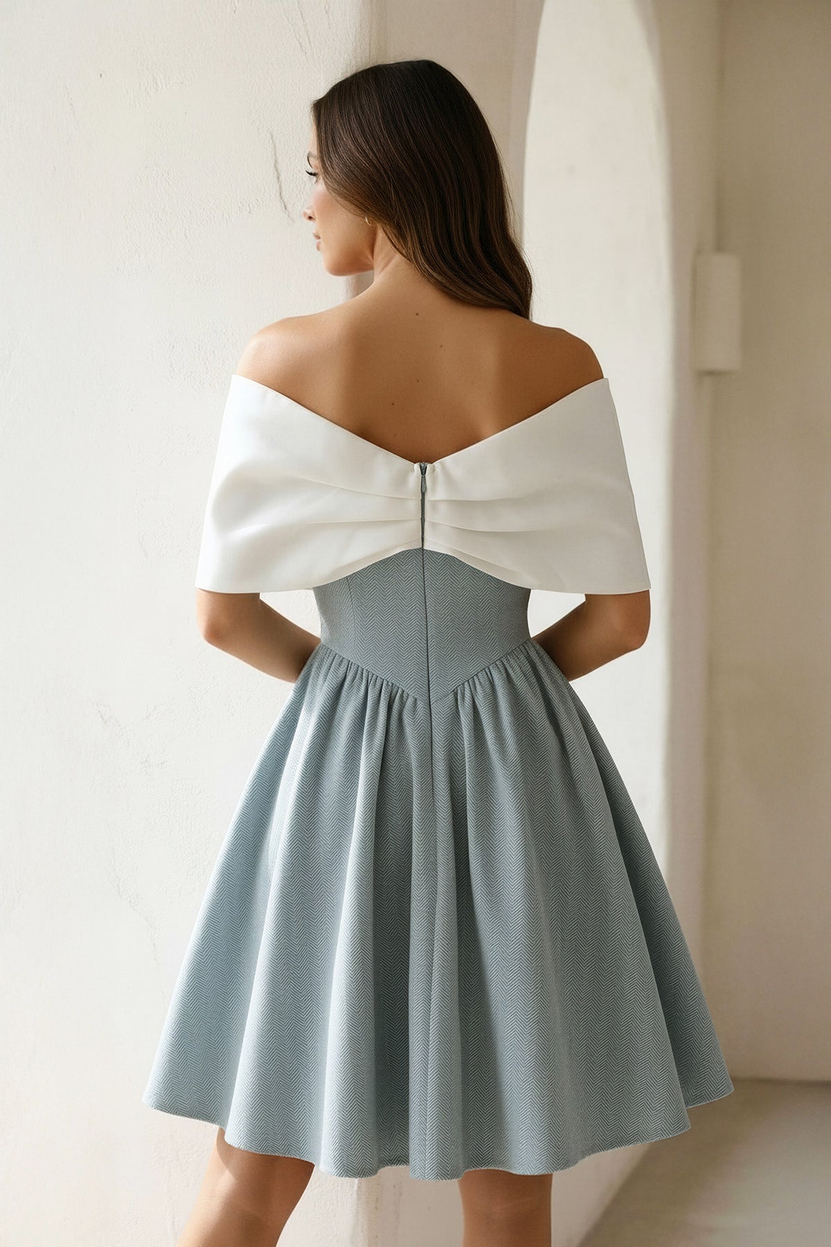 Robe courte coupe trapèze avec nœud - Harana