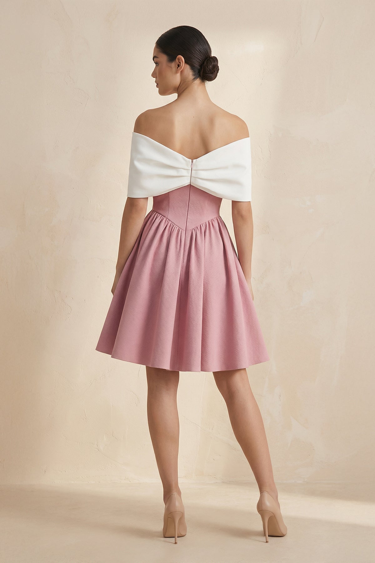 Robe courte coupe trapèze avec nœud - Harana