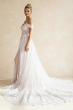Robe de mariée white & nude courte à épaules dénudées manches courtes avec fente - Harana