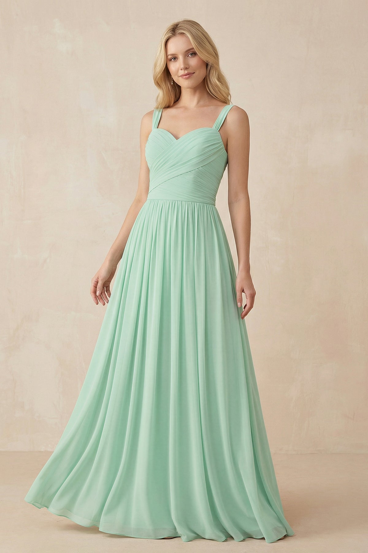 Robe demoiselle d’honneur pale pistachio longue sans manches plissée en mousseline - Harana