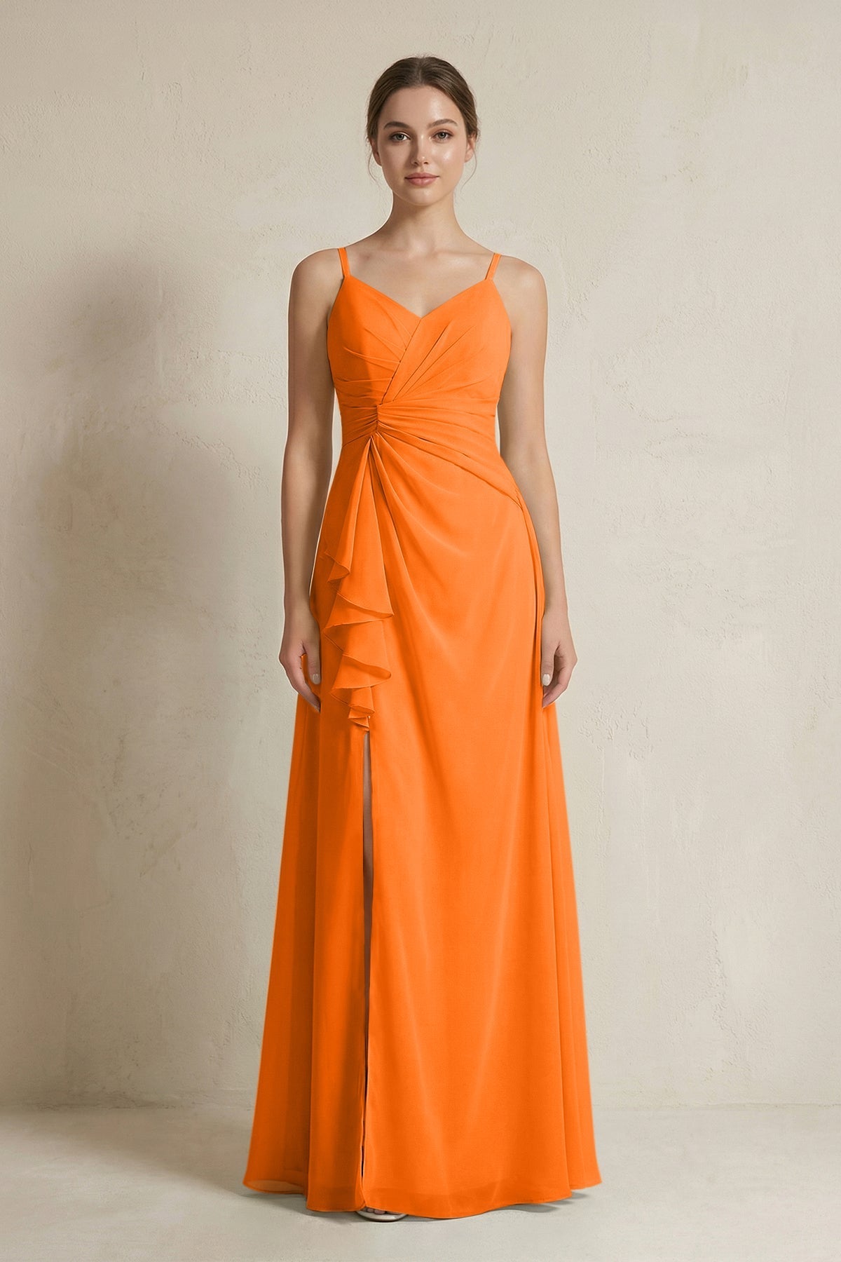 Robe longue orange en mousseline coupe trapèze à volants à fines bretelles - Harana