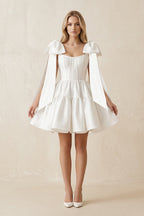 Robe de mariée courte blanc satinée sans manches à corset - Harana