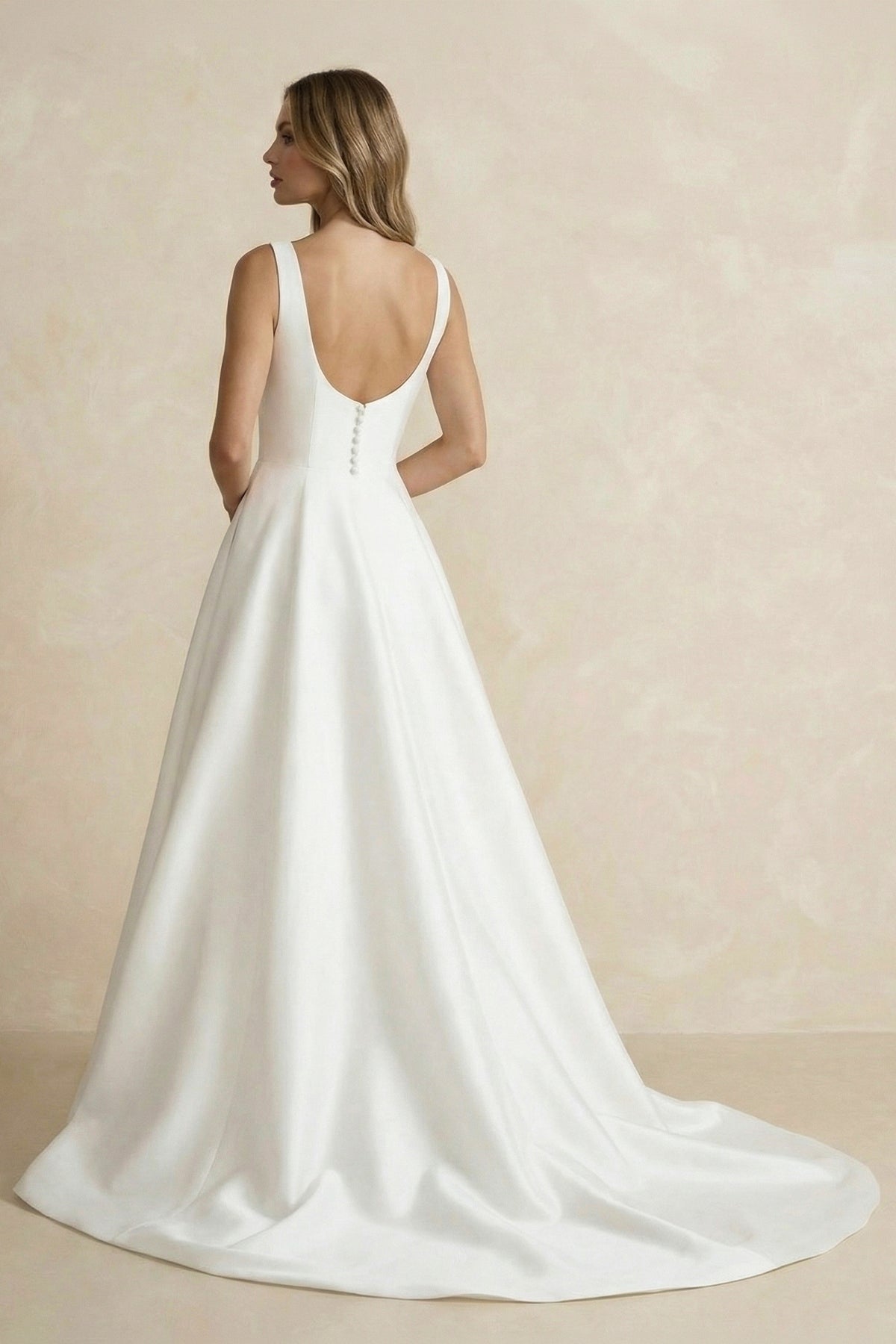 Robe de mariée ivoire trapèze en satin sans manches col carré - Harana