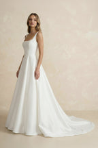 Robe de mariée ivoire trapèze en satin sans manches col carré - Harana