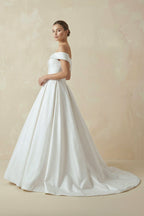 Robe de mariée blanc longue à épaules dénudées satinée coupe trapèze - Harana