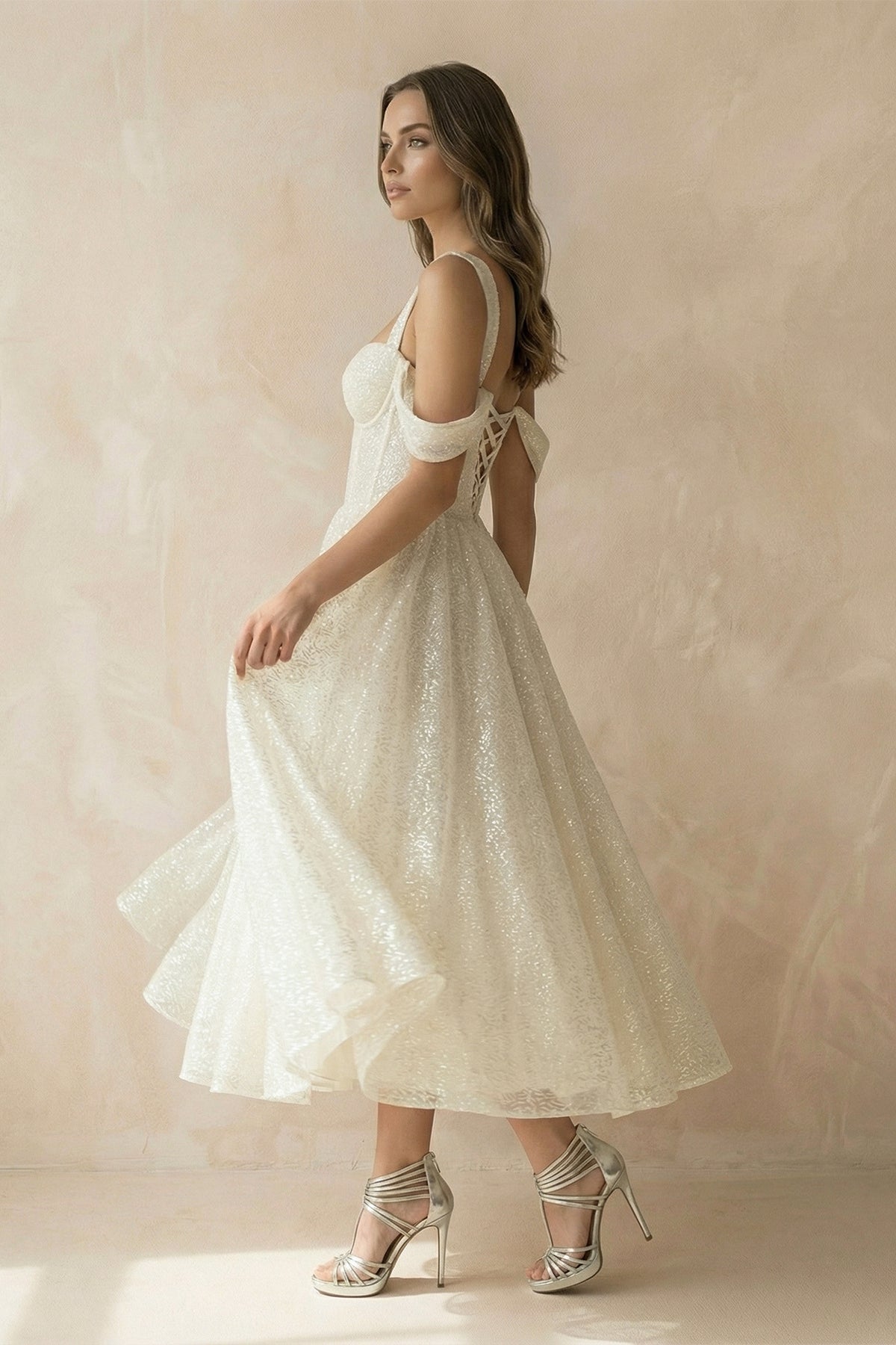 Robe de mariée ivoire trapèze en dentelle décolleté cœur sans manches - Harana