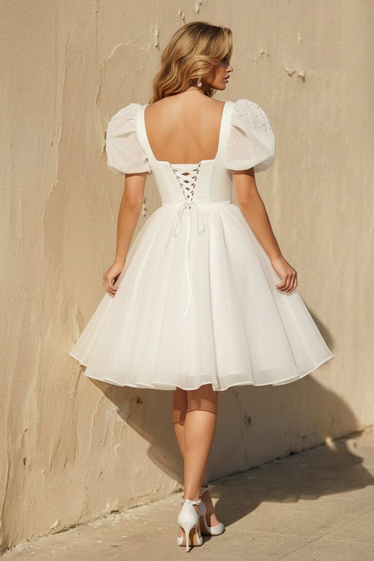 Robe de mariée blanche trapèze en dentelle manches courtes col carré - Harana