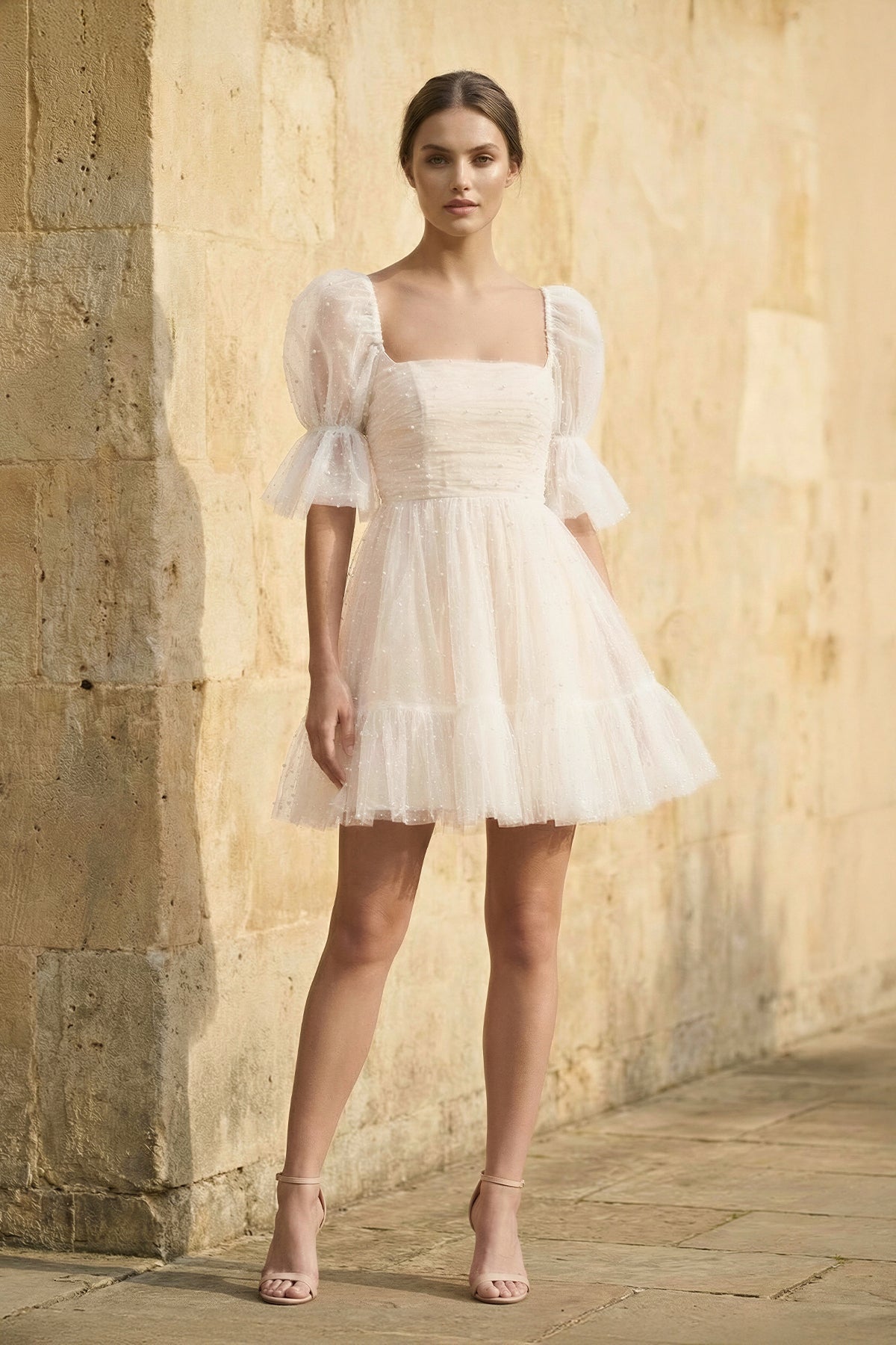 Robe de mariée blanche et nude trapèze en tulle manches courtes col - Harana