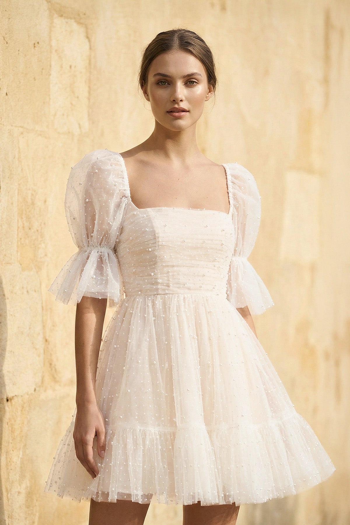 Robe de mariée blanche et nude trapèze en tulle manches courtes col - Harana