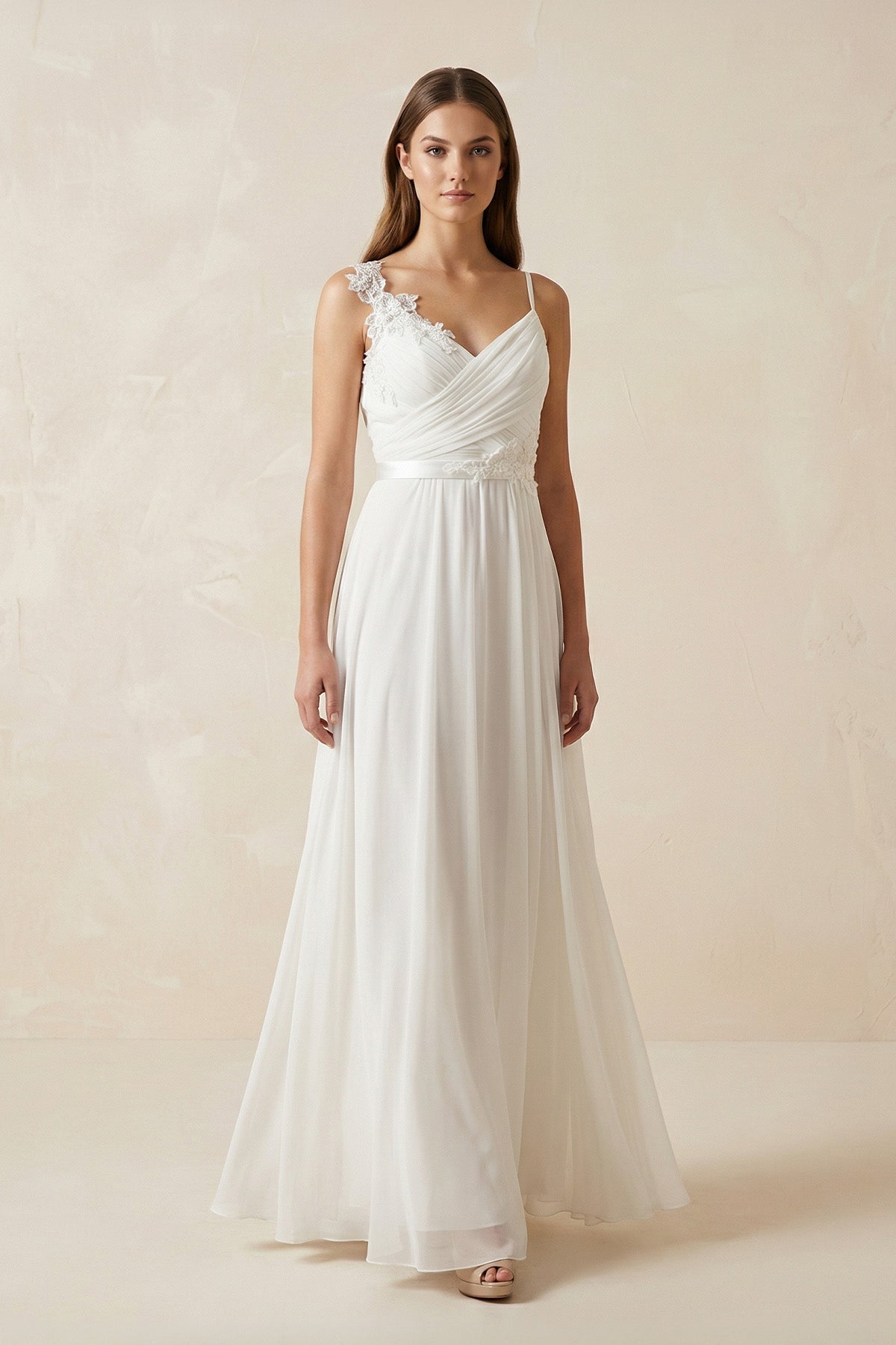 Robe de mariée blanche trapèze mousseline à fines bretelles dos nu sans manches - Harana