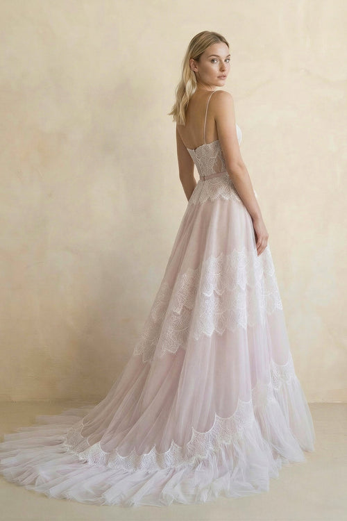 Robe de mariée blanche et nude trapèze en dentelle à fines bretelles - Harana