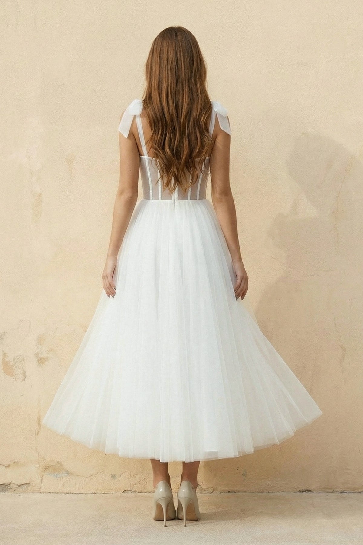 Robe de mariée blanche trapèze en tulle à fines bretelles sans manches - Harana