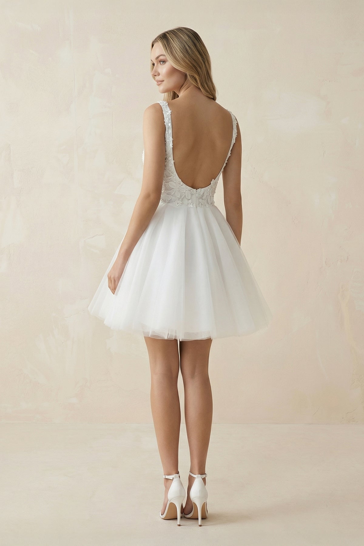 Robe de mariée blanche trapèze en tulle décolleté cœur dos nu - Harana