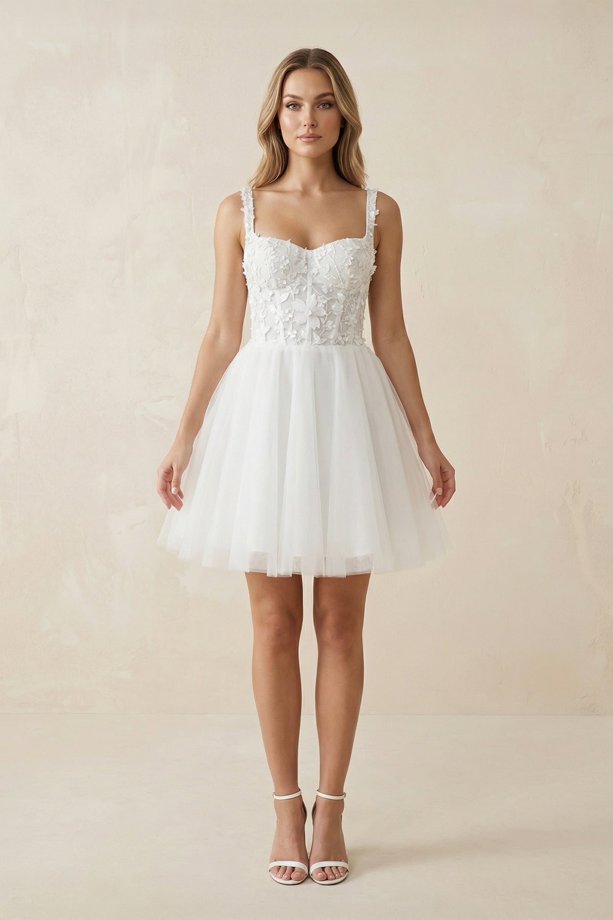 Robe de mariée blanche trapèze en tulle décolleté cœur dos nu - Harana