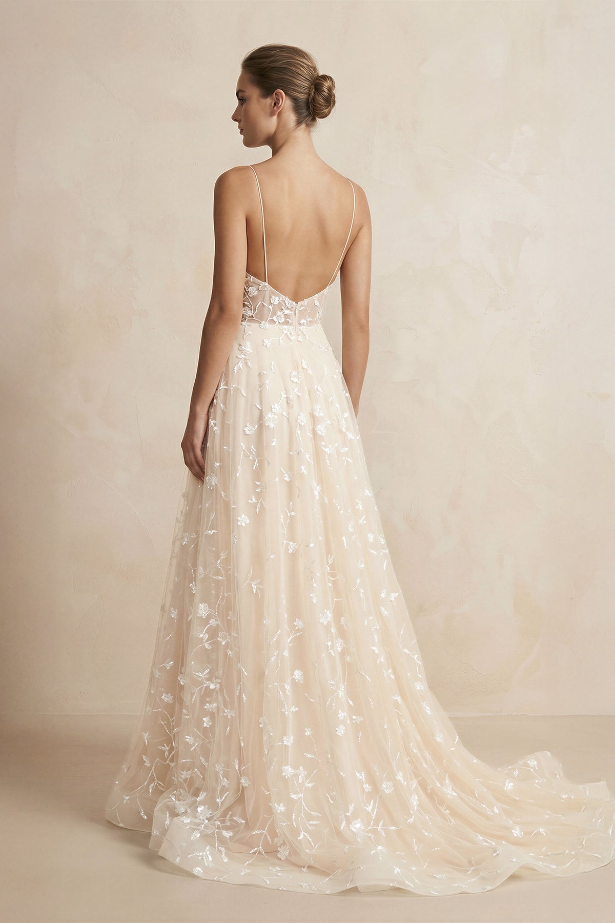 Robe de mariée champagne trapèze en dentelle dos nu à fines bretelles - Harana