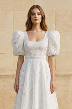 Robe de mariée blanche trapèze en dentelle col carré - Harana