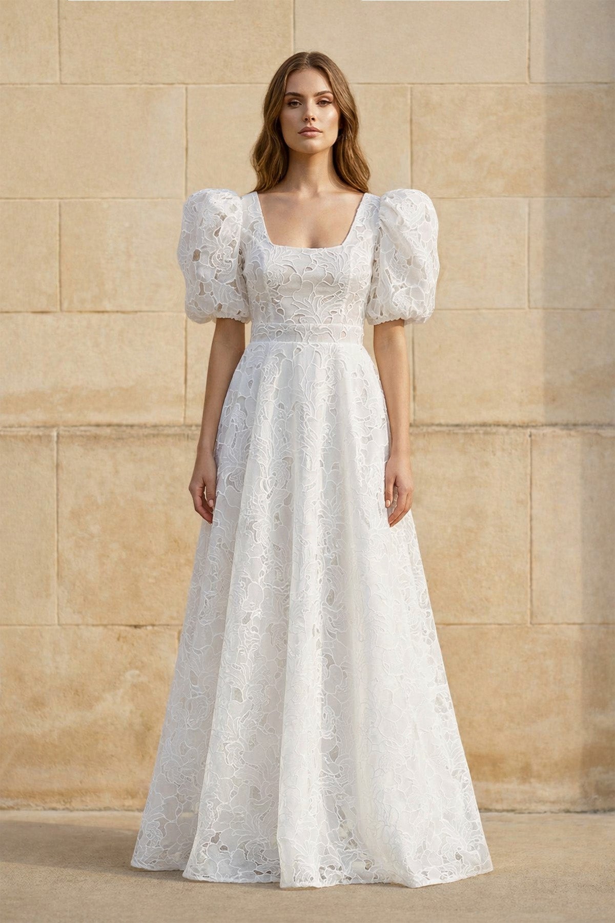 Robe de mariée blanche trapèze en dentelle col carré - Harana