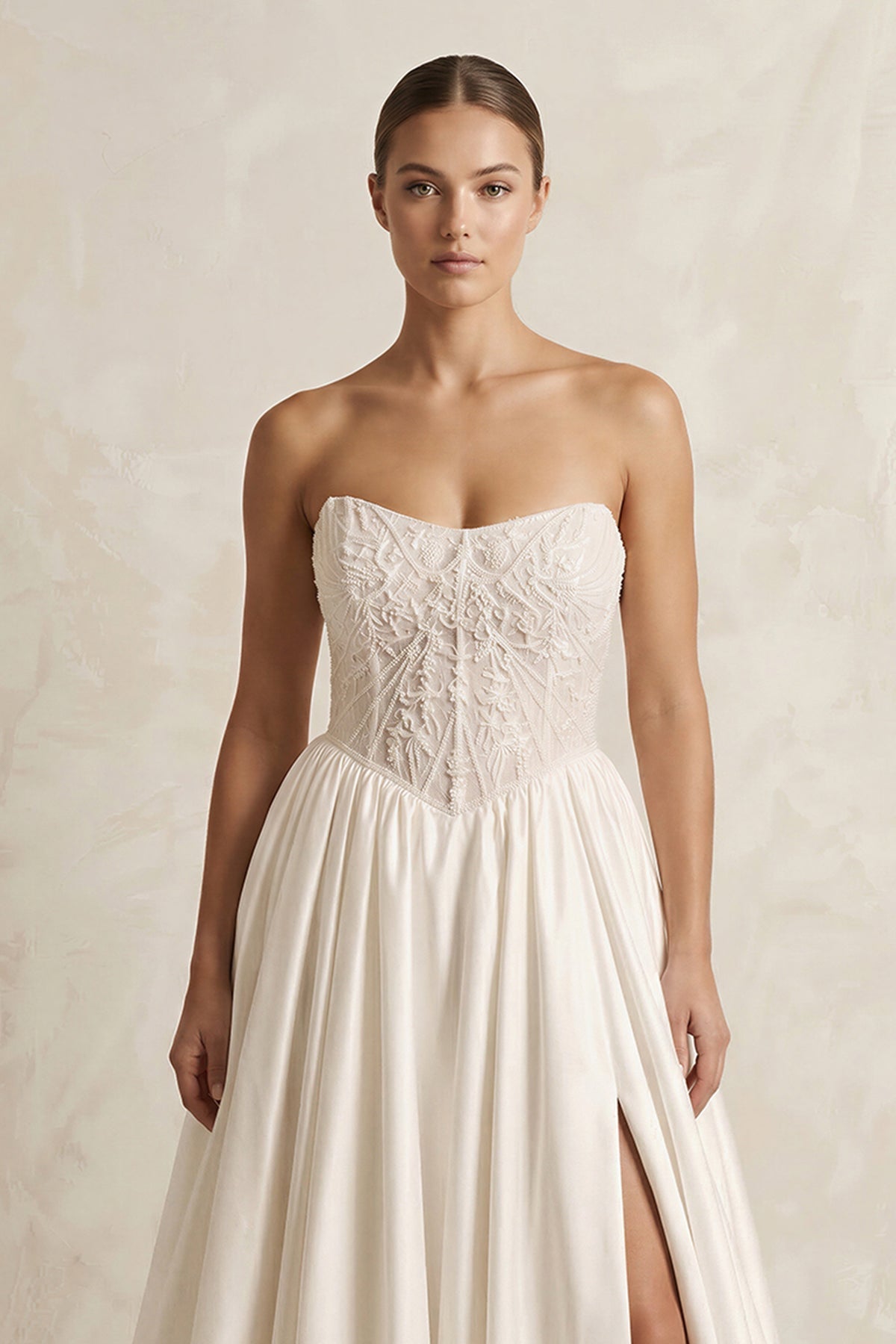 Robe de mariée ivoire trapèze en satin bustier sans manches - Harana