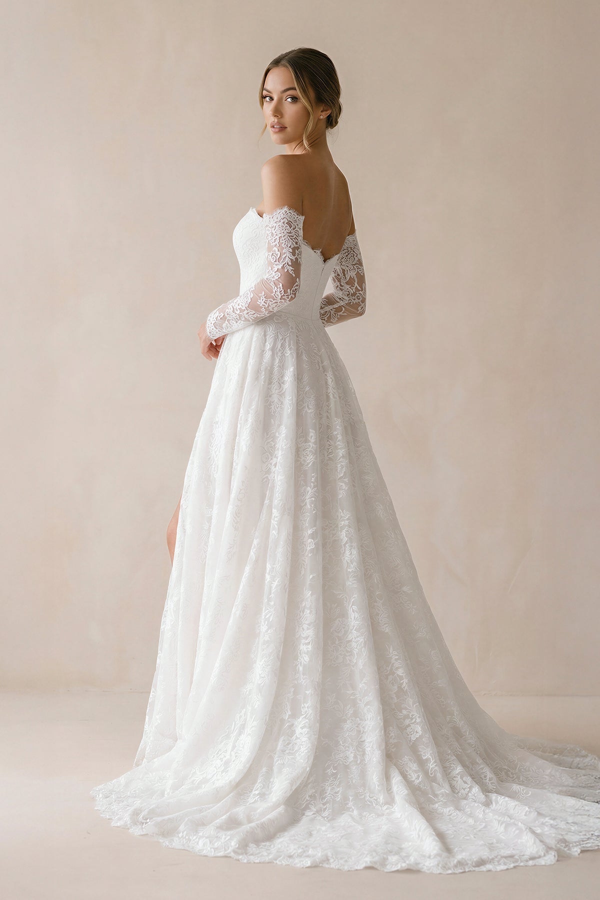 Robe de mariée blanche trapèze en dentelle à épaules dénudées manches longues - Harana