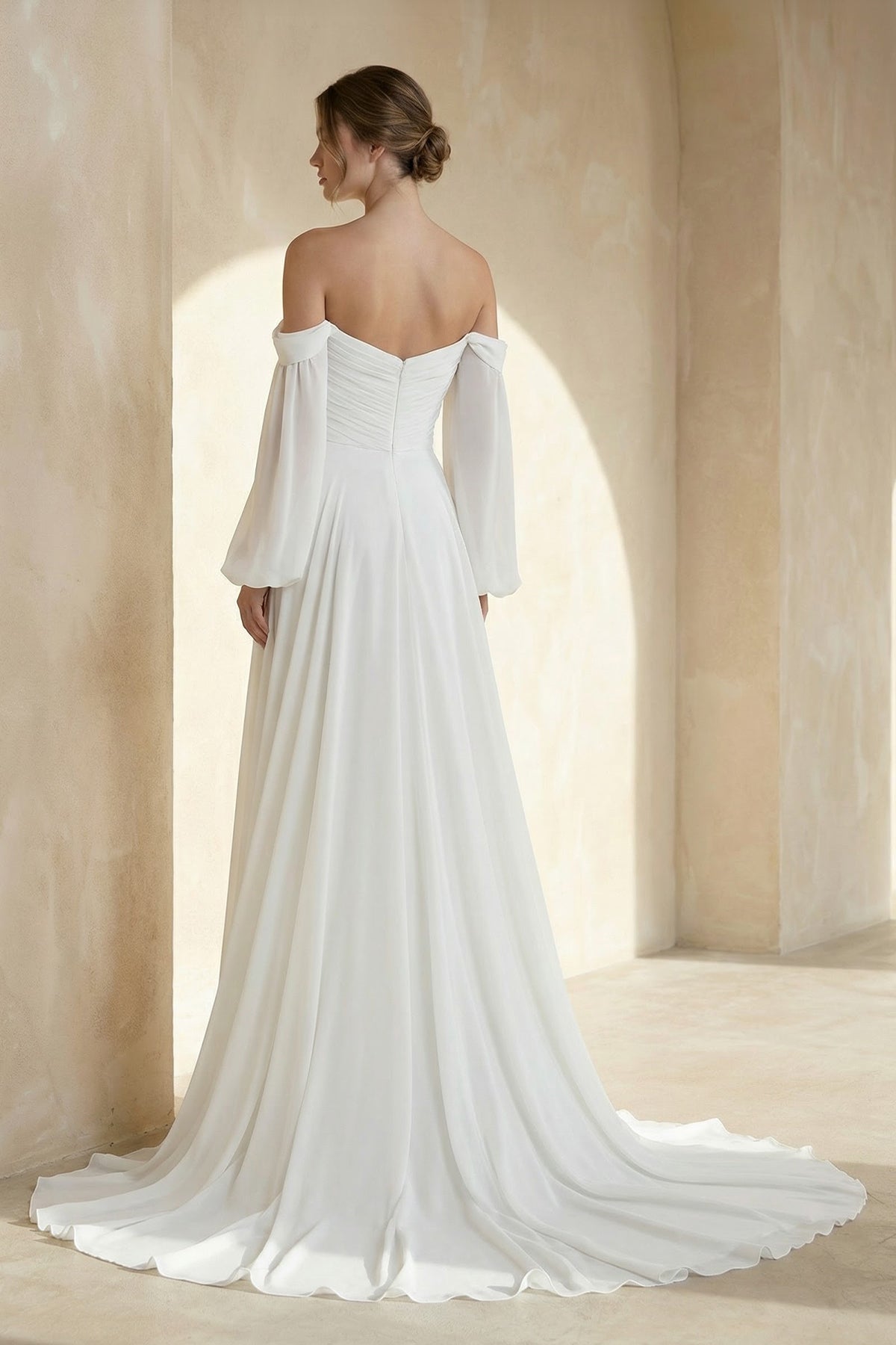 Robe de mariée blanche trapèze mousseline décolleté cœur avec fente manches longues - Harana