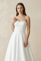 Robe de mariée ivoire trapèze en satin bustier décolleté cœur - Harana