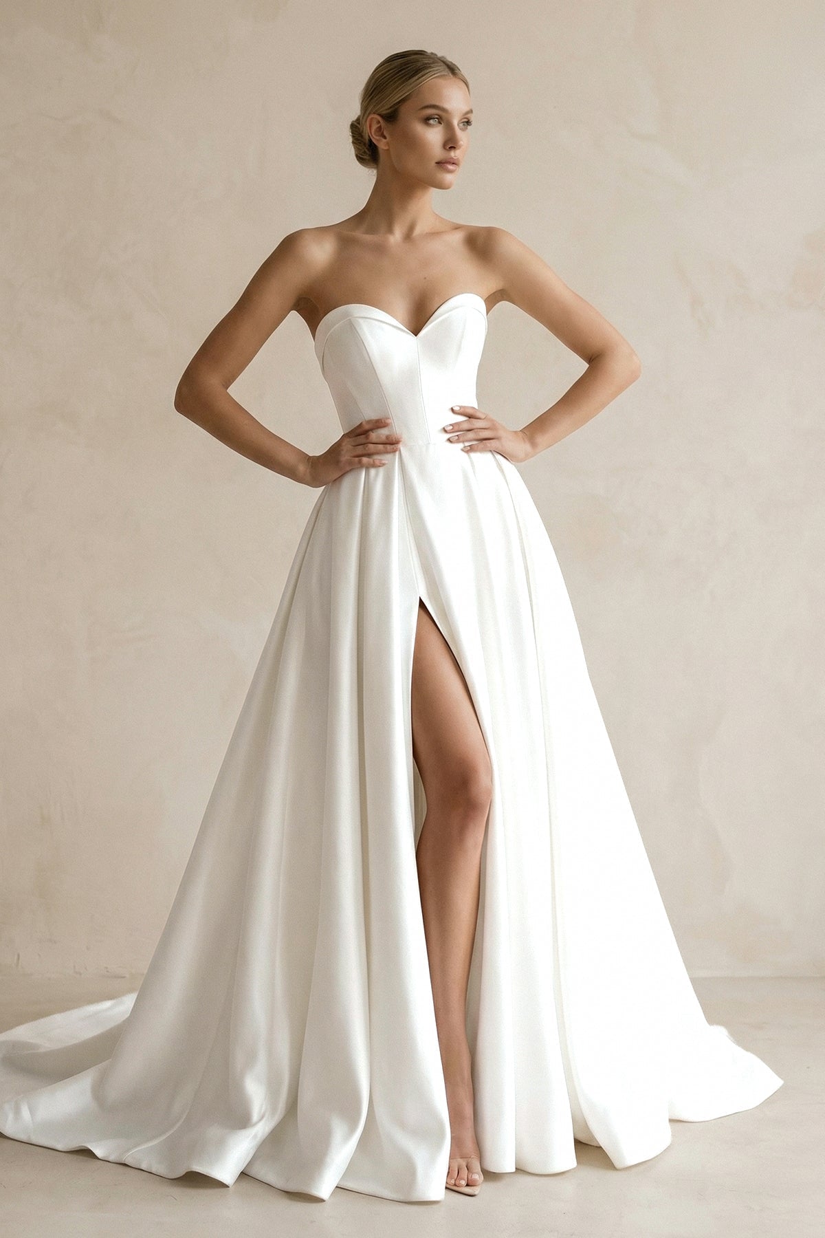 Robe de mariée blanc longue bustier avec fente à corset - Harana