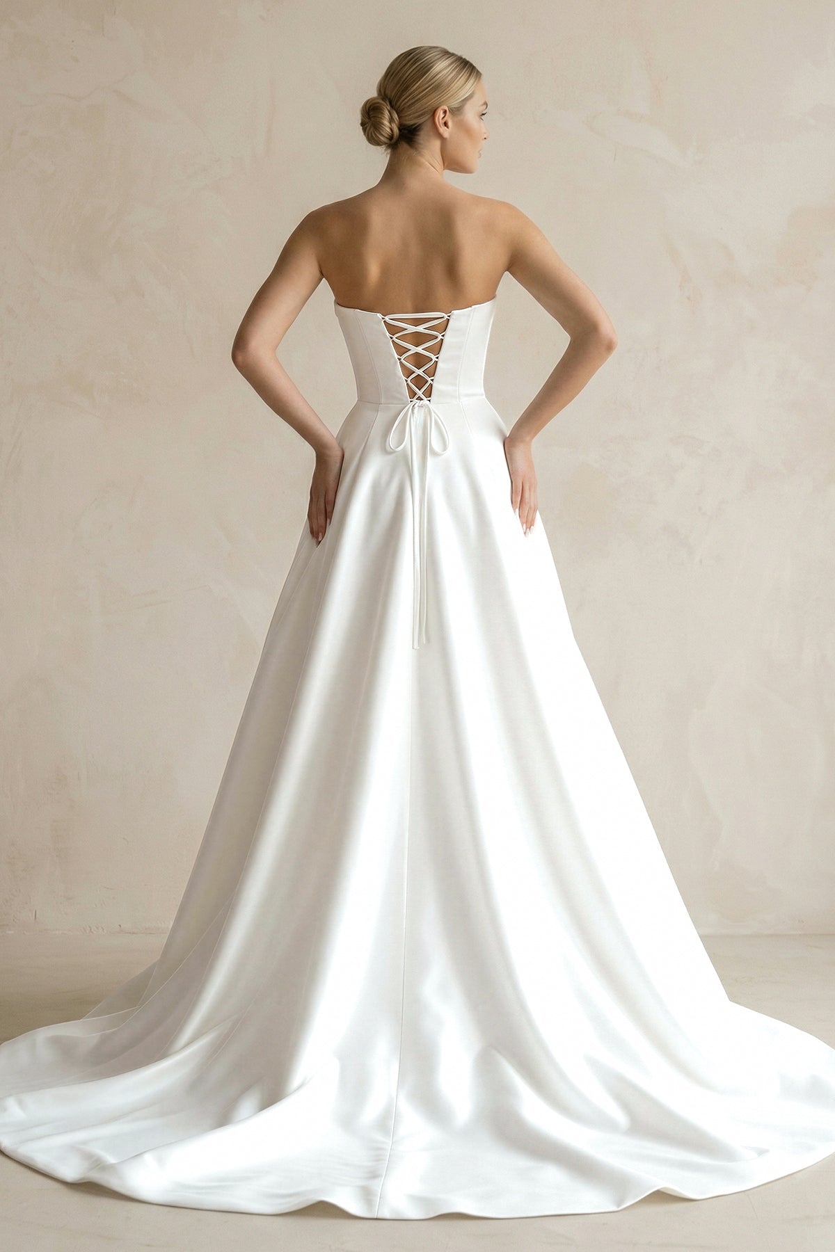 Robe de mariée blanc longue bustier avec fente à corset - Harana