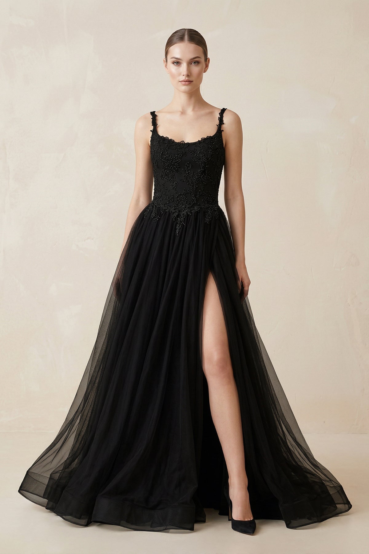 Robe de mariée noire trapèze en tulle à fines bretelles sans manches - Harana