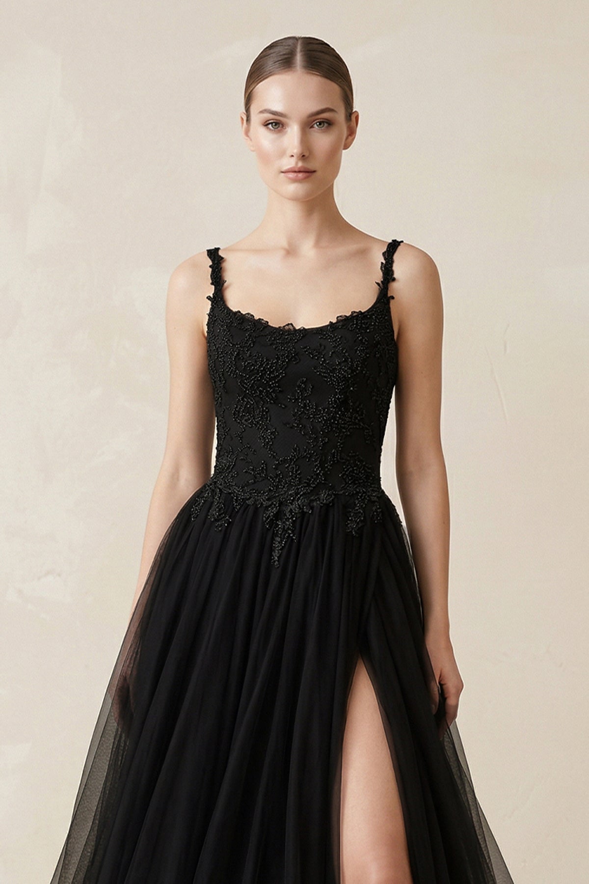 Robe de mariée noire trapèze en tulle à fines bretelles sans manches - Harana