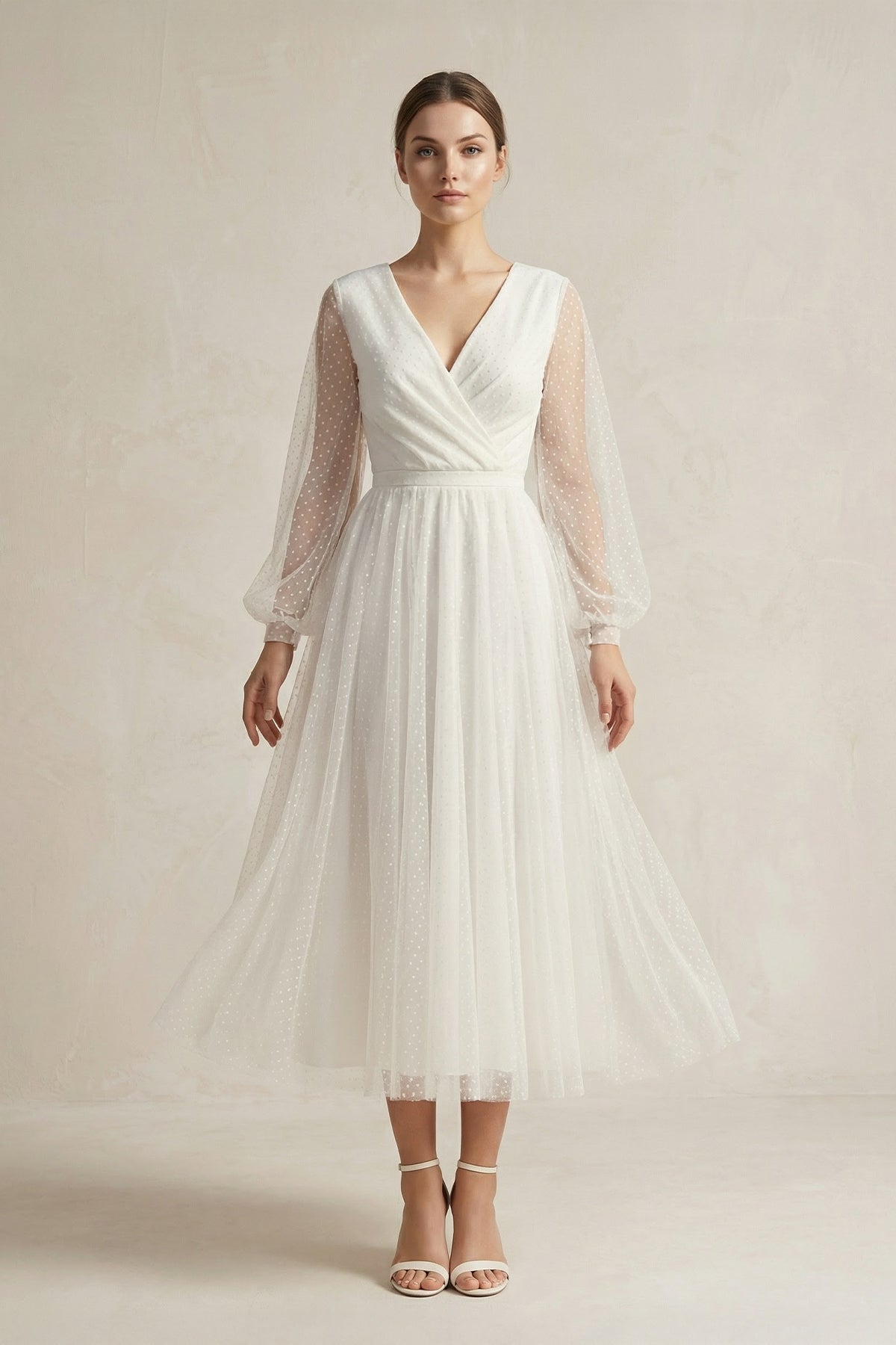 Robe de mariée ivoire trapèze tulle col V manches longues - Harana