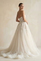 Robe de mariée white & nude longue sans manches en tulle coupe trapèze - Harana