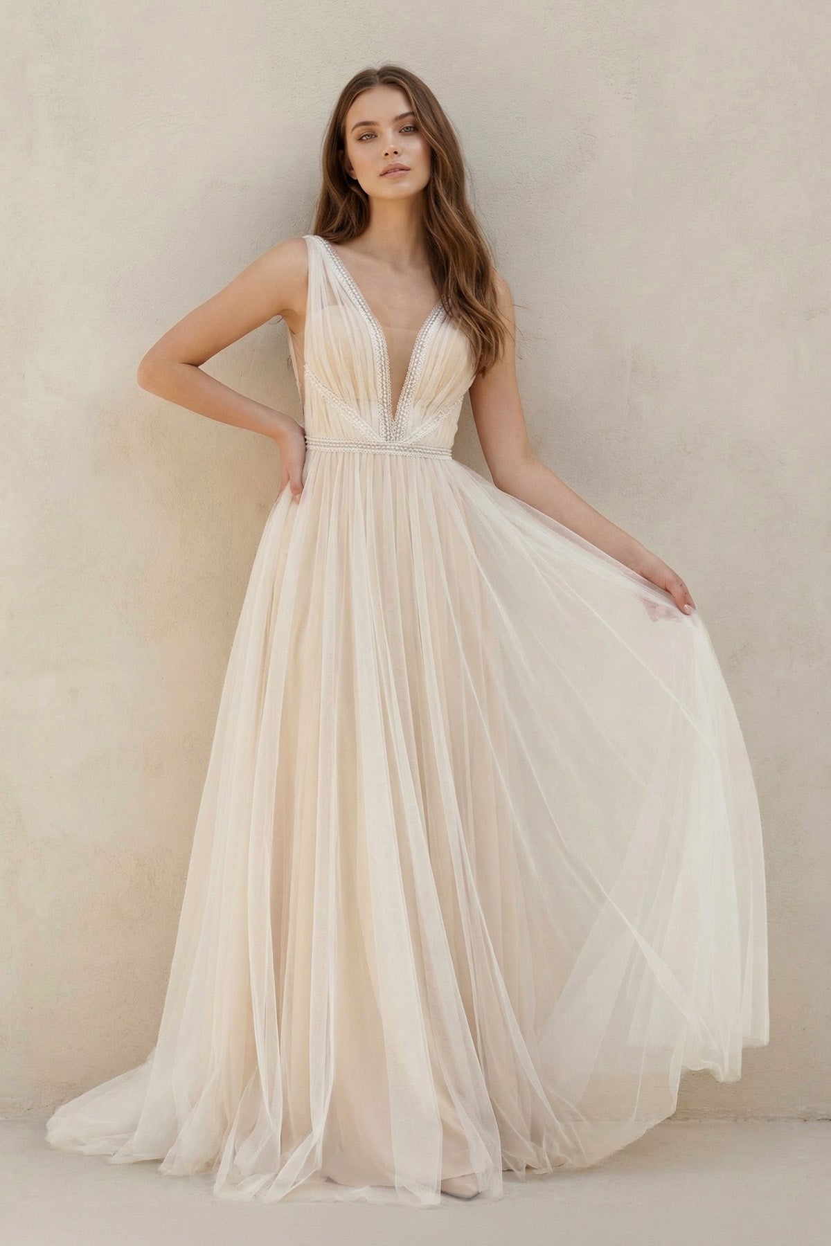 Robe de mariée blanche et nude trapèze tulle col V sans manches - Harana