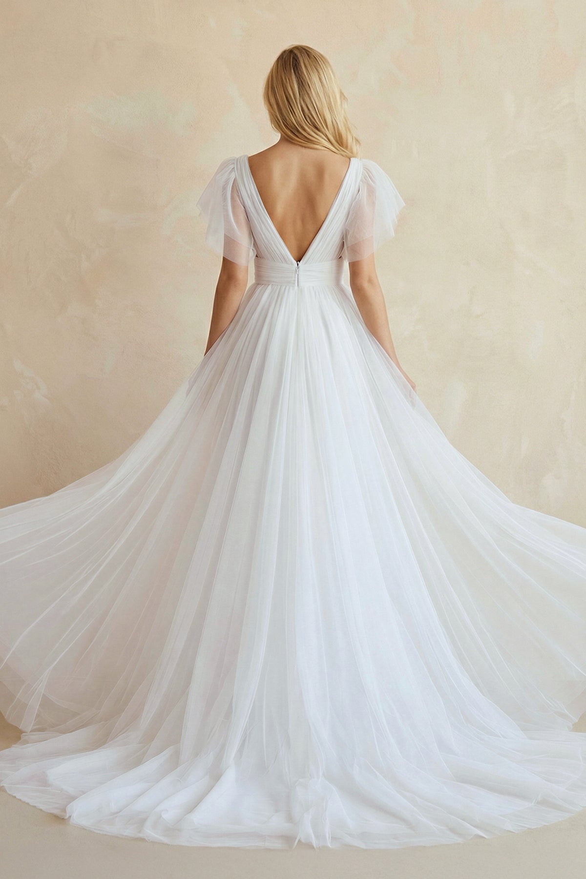 Robe de mariée blanche trapèze tulle col V manches courtes - Harana